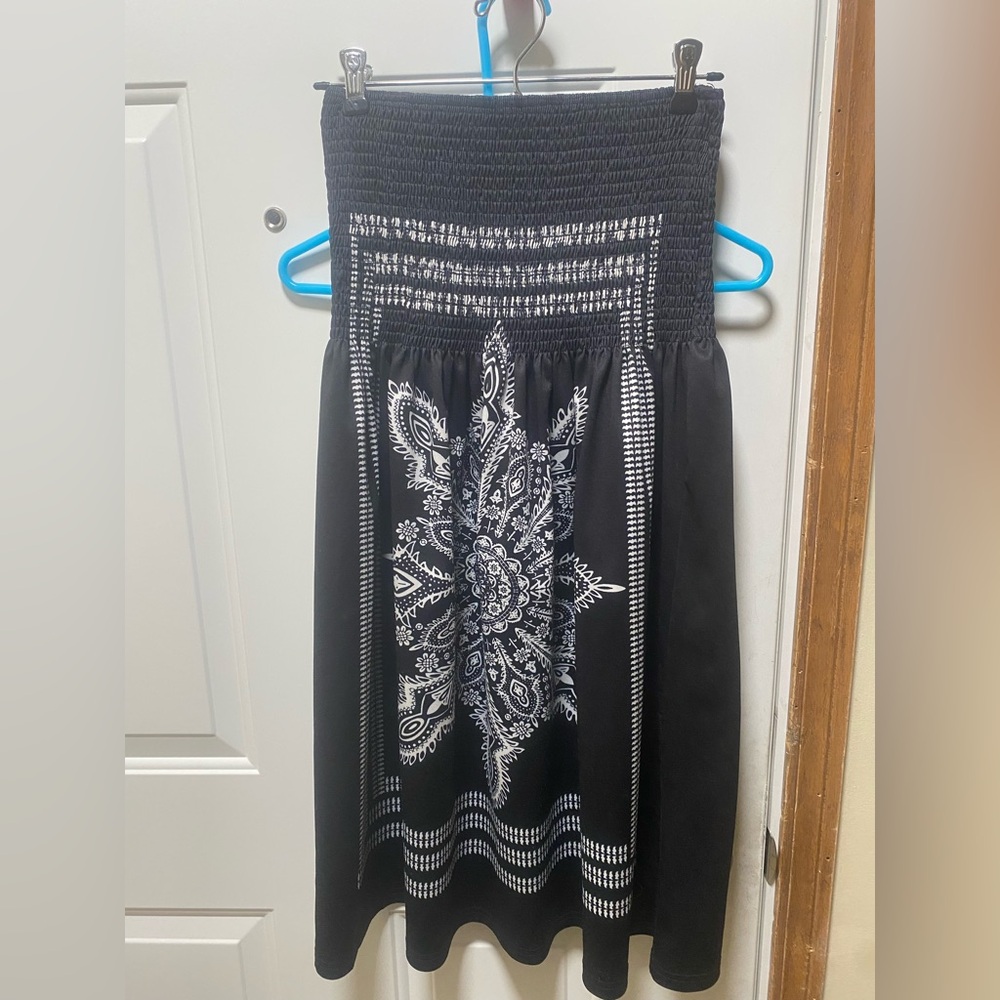 Boho Black & White Medallion Print Strapless Smocked Tube Dress